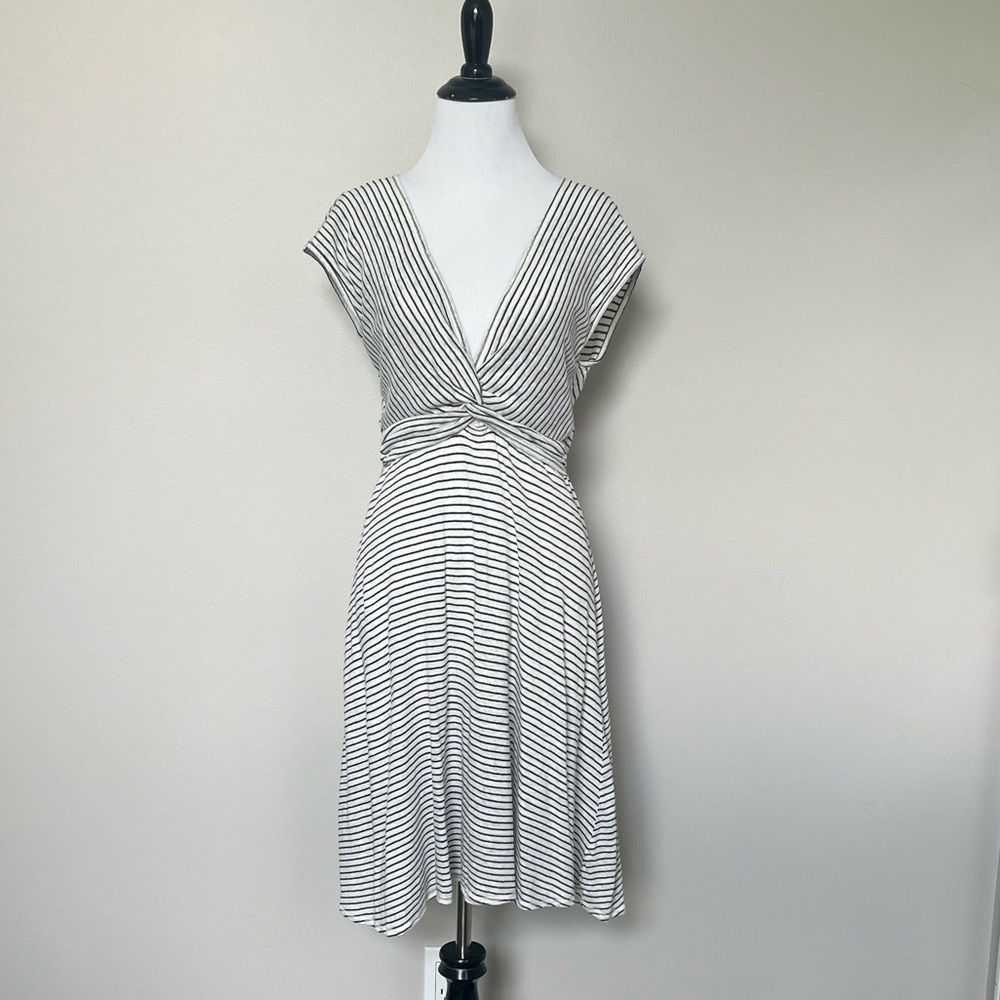Max studio deep V polyester/cotton dress